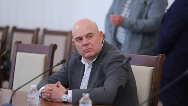 Бившият главен прокурор Иван Гешев се вписа като адвокат в Перник